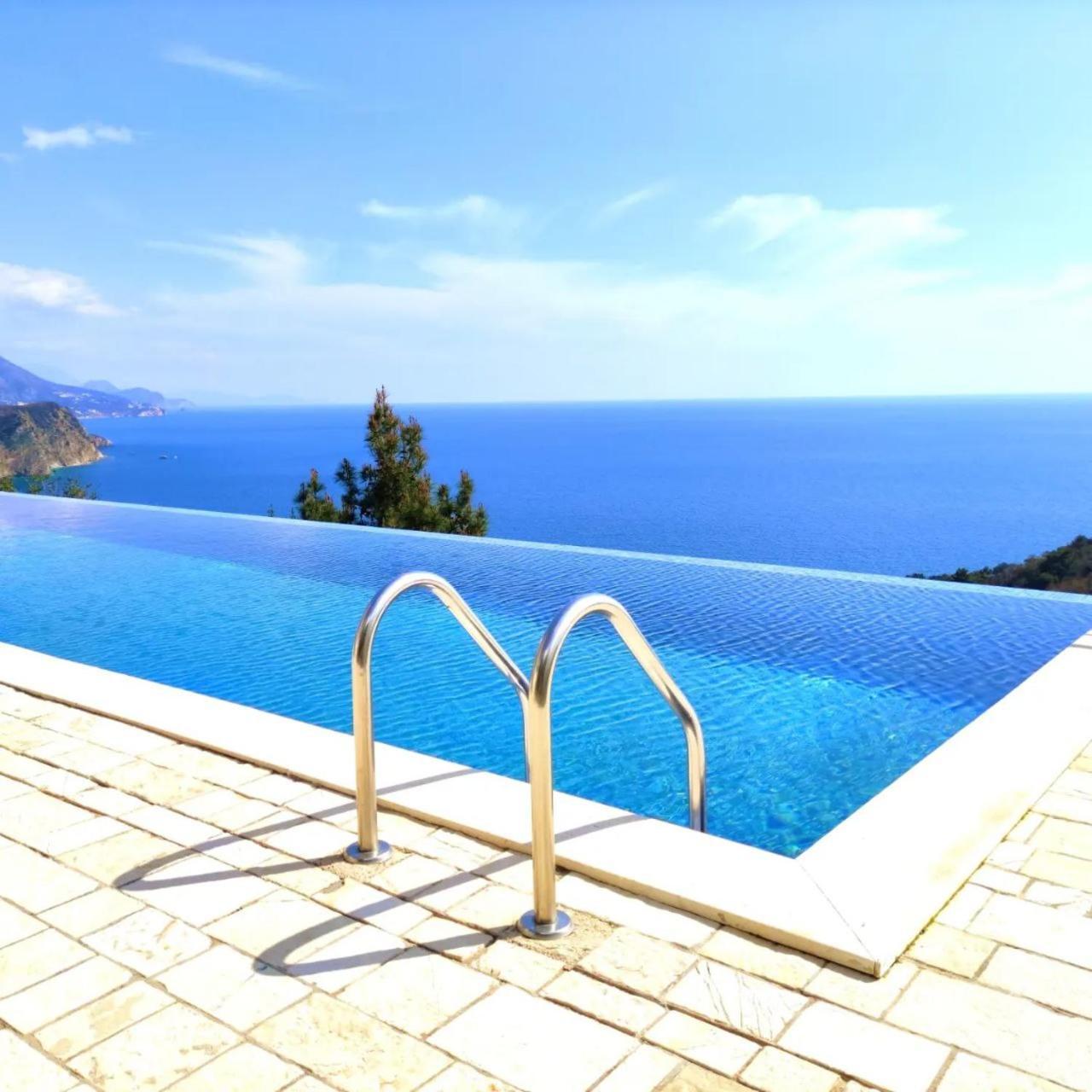 Hillside With Infinity Pool And Sea View Apartment Budva